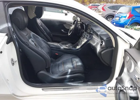 2017 Mercedes-Benz C 300 4Matic z USA, uszkodzony, nr VIN WDDWJ4KB9HF416107